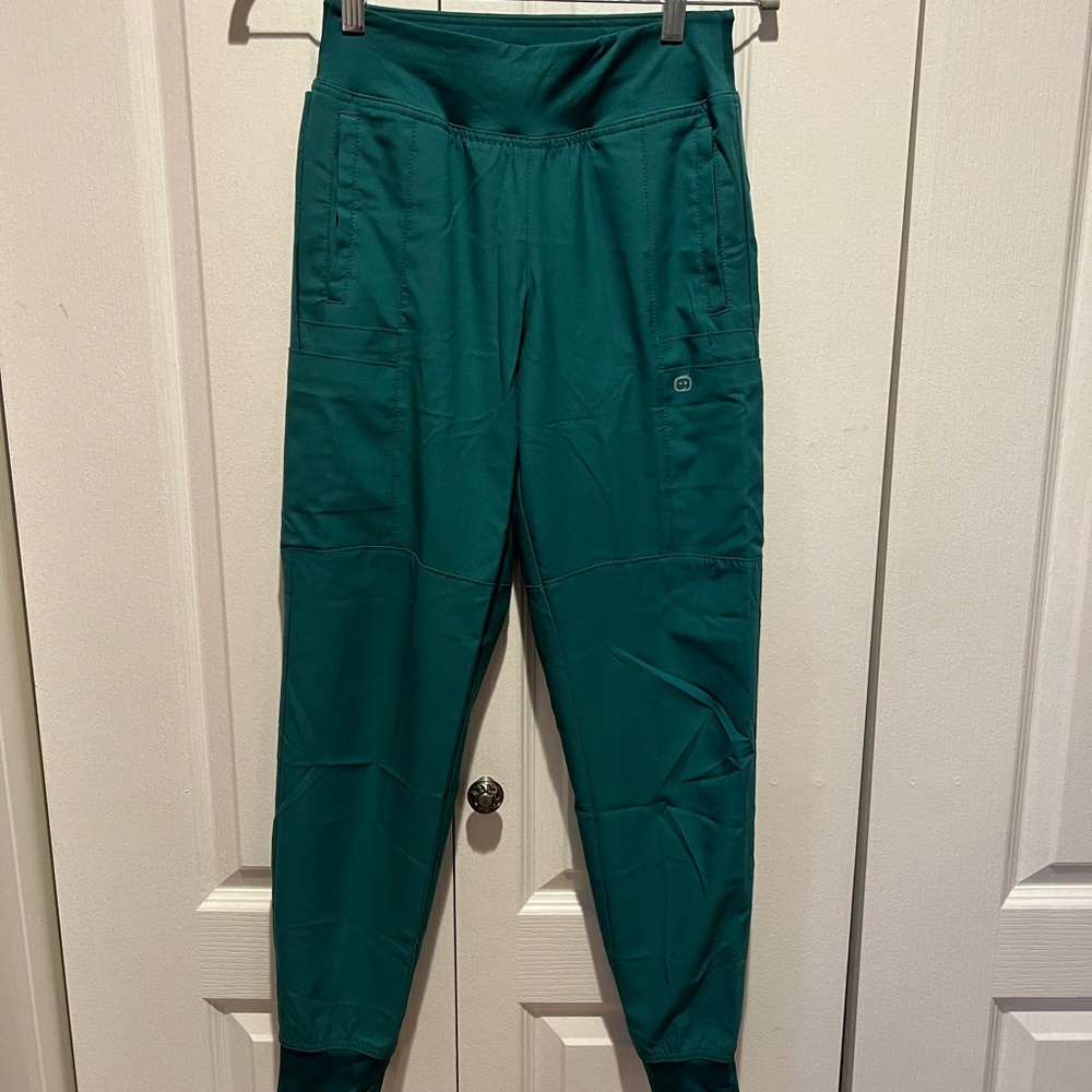 Scrub set - Picture 2 of 5